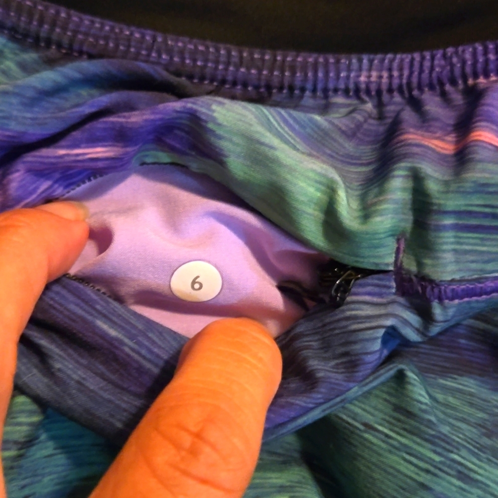 Lululemon Athletic Shorts with liner 2.5 inseam - Picture 6 of 7